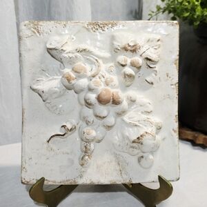 Vintage Style Grape Relief Wall Art